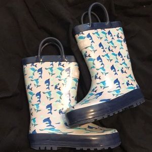 Kid RUBBER Boots 😀.        Size 8T